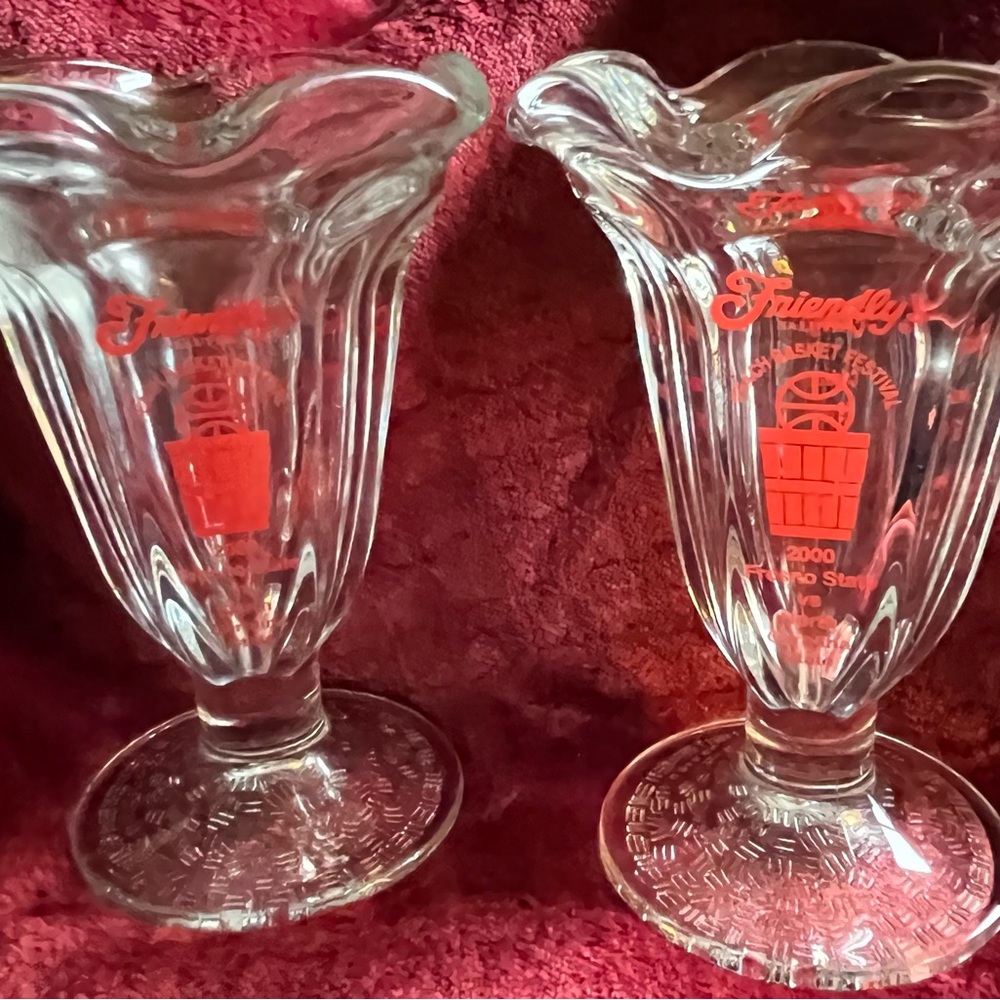 Year 2000 Friendly’s Sunday Dish Peach Basketball festival